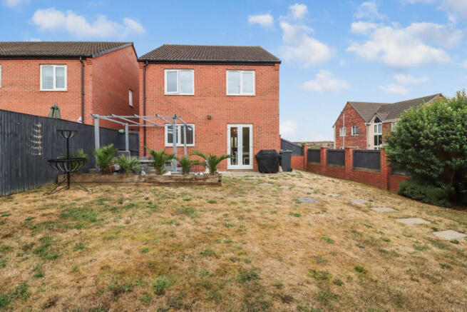 4 bed Detached for sale Image 8