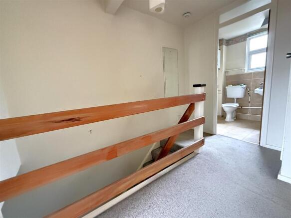 FIRST FLOOR LANDING