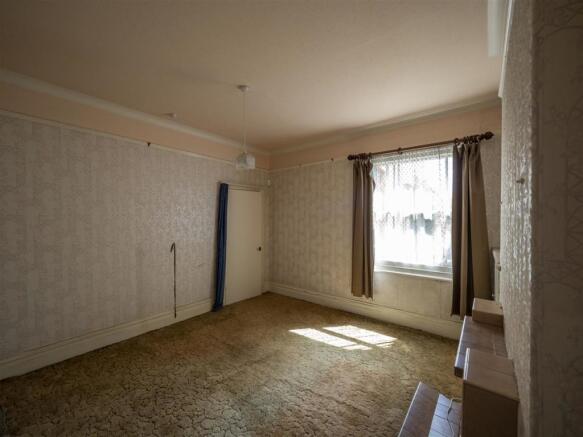 Middle Room