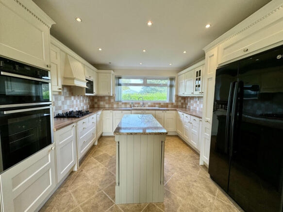 3 bed Detached for sale Image 4