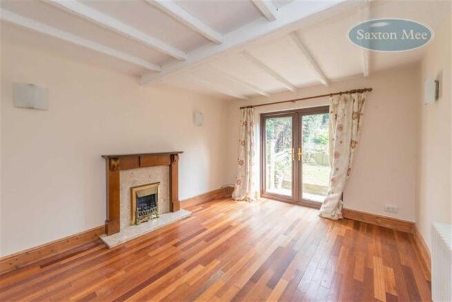 WELL PROPORTIONED LOUNGE