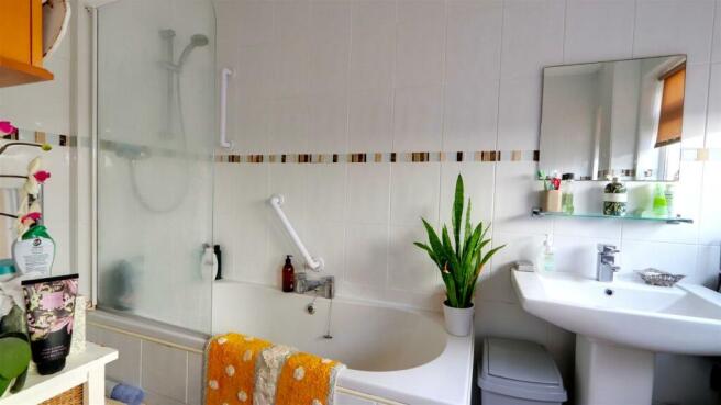 Bathroom.jpg