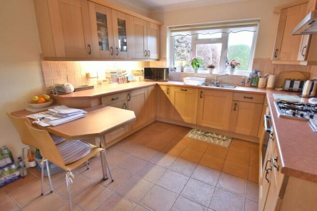 Stanfield Road, Ferndown, BH22 photo 4