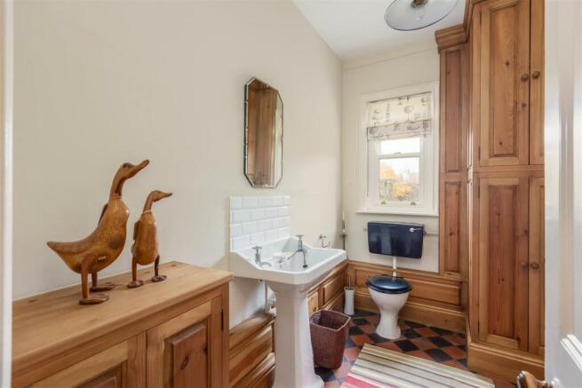The Avenue 10 WC.jpg