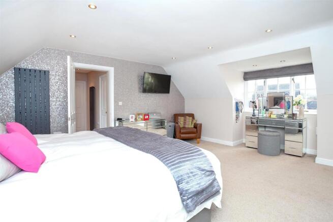 Master Bedroom 4.jpg