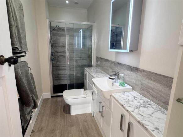 En Suite 1.JPG