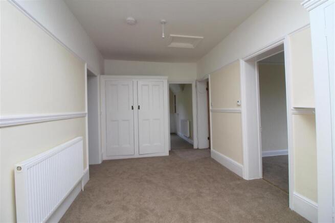 Entrance Hall - 8 Wellington.JPG