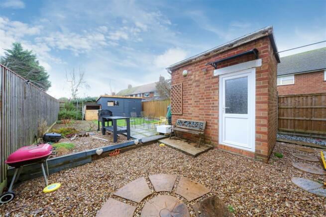 10 Hortonsfield Road, Yardley Gobion, NN12 (13).JP