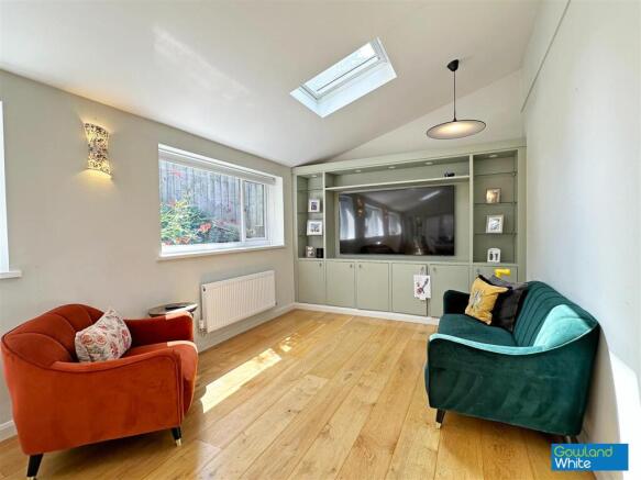 4 bed Detached for sale Image 6