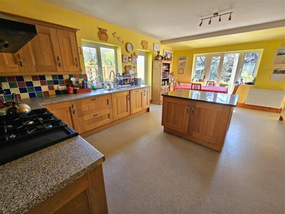 Kitchen Breakfast Room.jpg