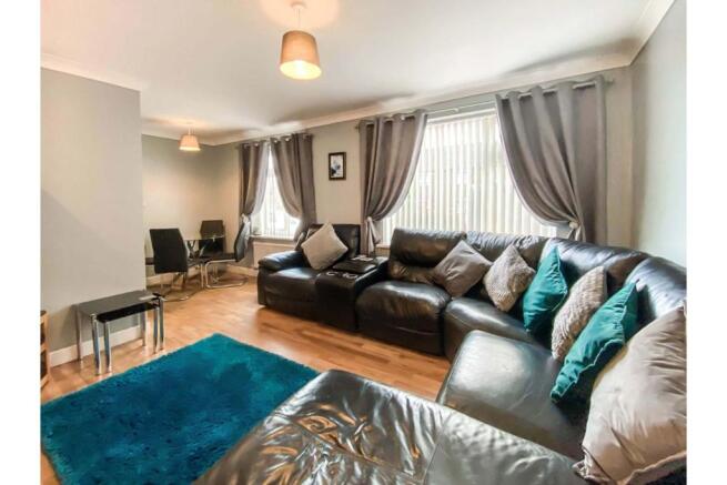 Lounge/Dining Room