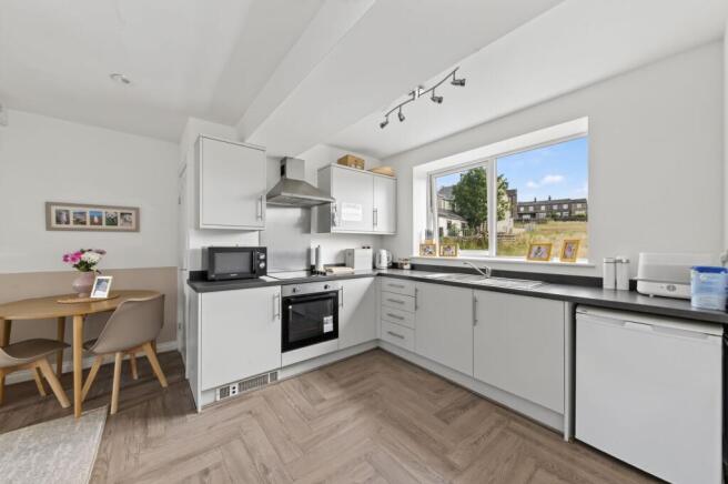 OPEN-PLAN LIVING DINING KITCHEN