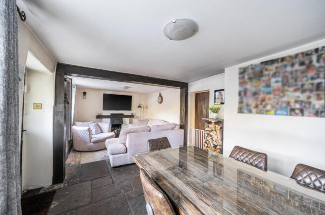 1407367-9-69838a6...