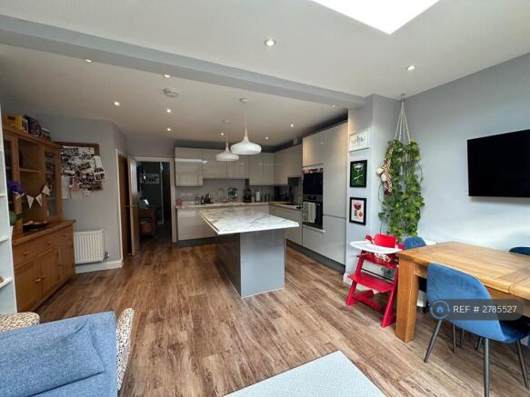 Kitchen / Living Area