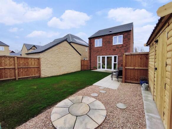 2 bed Detached for sale Image 7