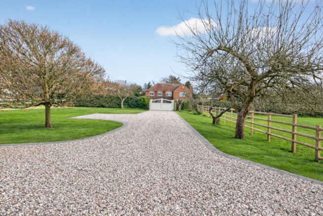 Byron Barn external 1.png