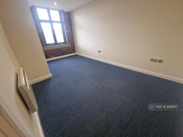 2 bed Flat to rent Image 10
