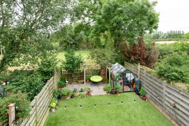 3 bed Terraced for sale Image 11