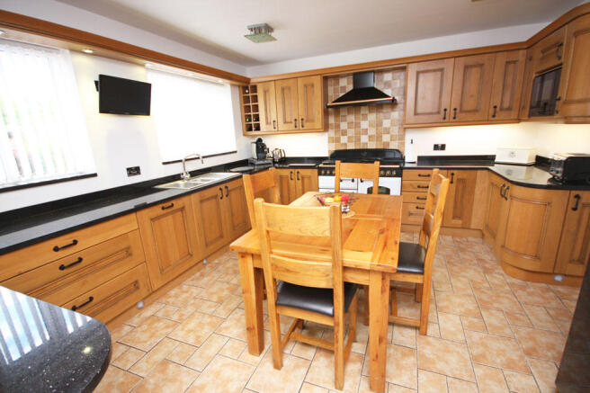 Kitchen/Breakfast Rm