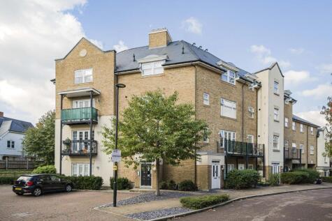 16 Wells View Drive, Bromley