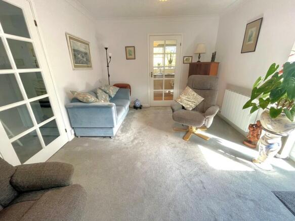 6 Chestnut Court ...