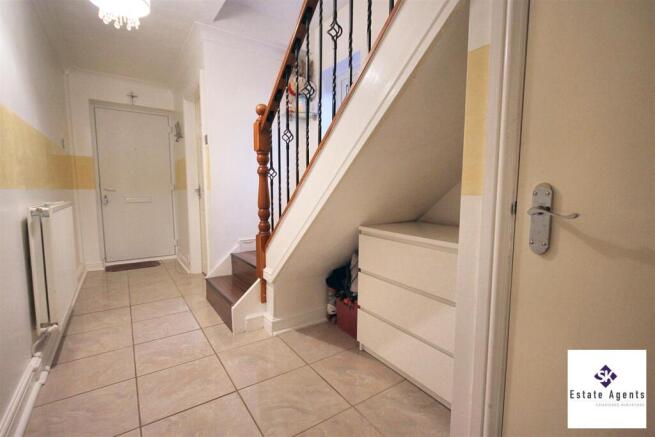 4 bed Semi-Detached for sale Image 11