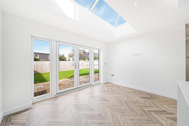 4 bed Detached for sale Image 10