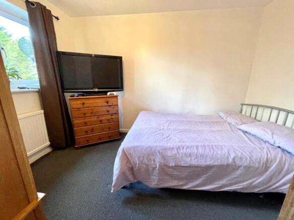 Bed 2.jpg