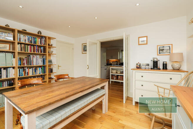 4 bed Detached for sale Image 10