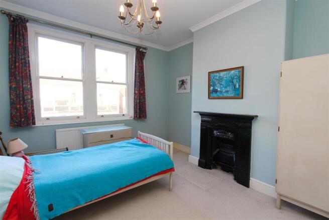 BEDROOM 1.jpg