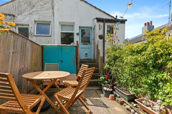 Rear Garden (5).jpg
