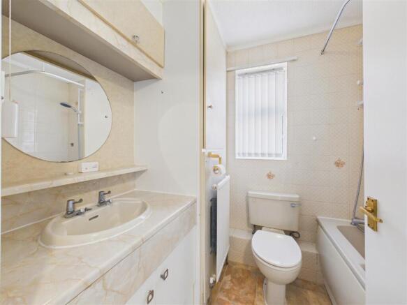2 bed Semi-Detached Bungalow for sale Image 8