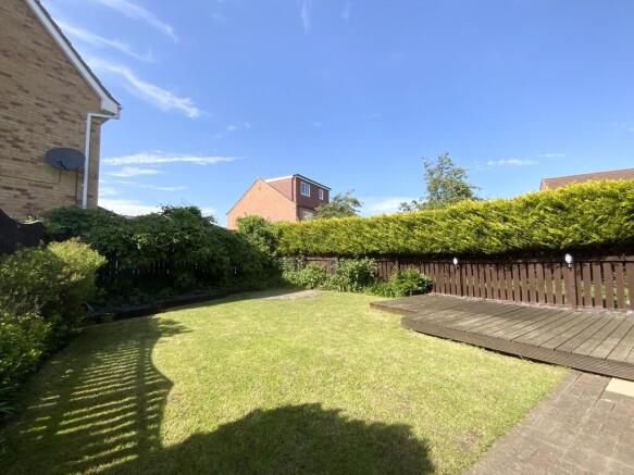 3 bed Semi-Detached to rent Image 6