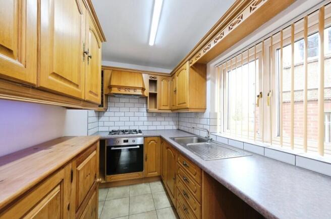 3 bed Semi-Detached for sale Image 6