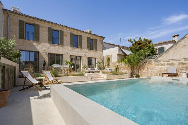 Exterior and Pool (1
