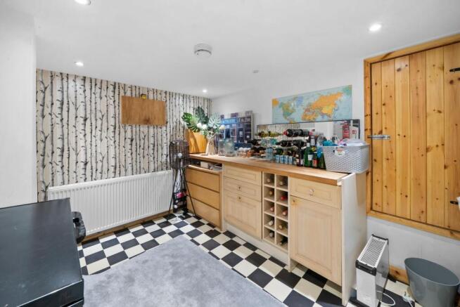 5 bed Semi-Detached for sale Image 11