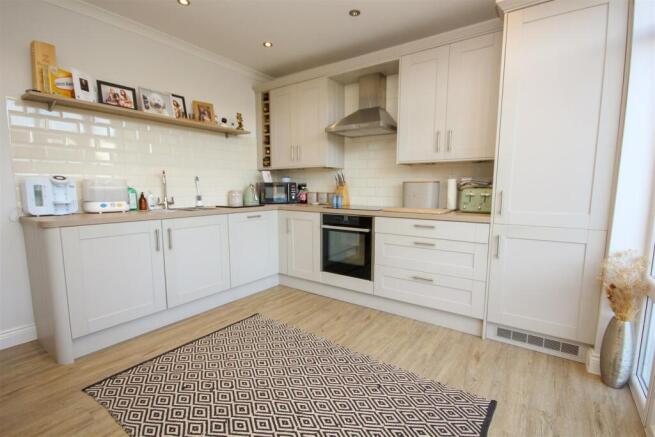 Kitchen Area.jpg
