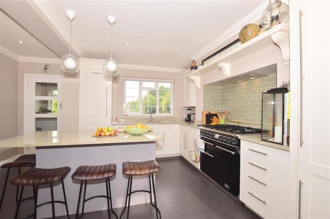 Kitchen/ Breakfast Room