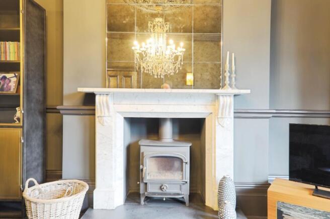5 bed Terraced for sale Image 4
