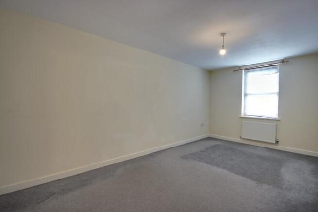 2 bed Ground Flat for sale Image 4