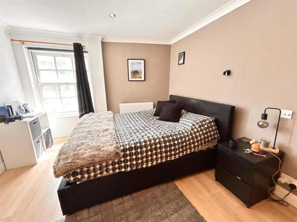 2 bed Apartment for sale Image 11