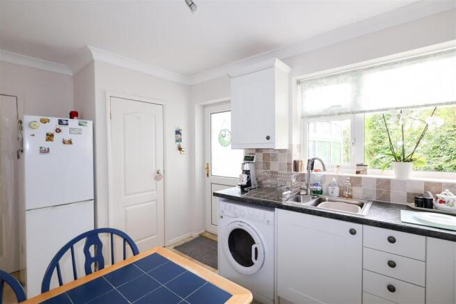 2 bed Semi-Detached Bungalow for sale Image 8