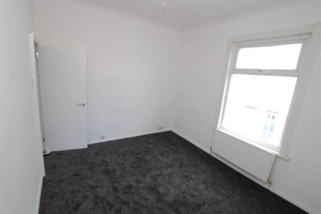 2 bed Terraced to rent Image 4