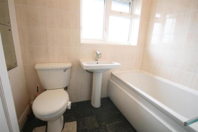 BATHROOM/WC