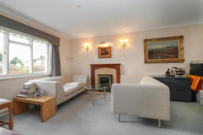 Sitting/Dining Room