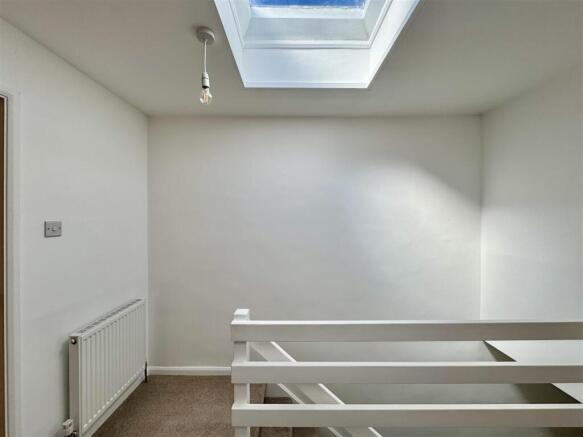 2 bed Terraced to rent Image 12