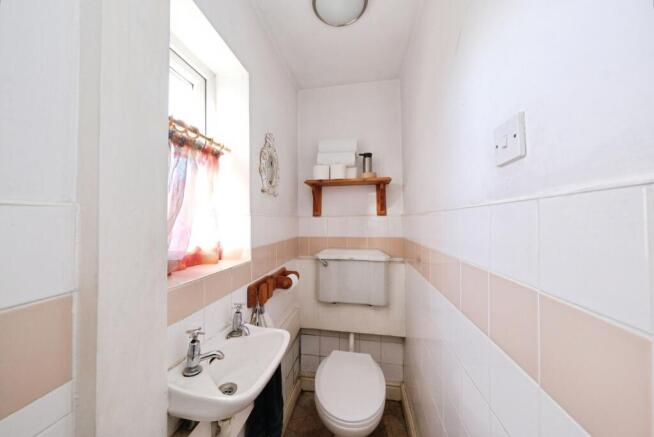 5 bed Semi-Detached for sale Image 12