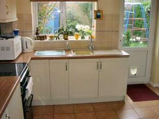 KITCHEN 10'6 x 9'2