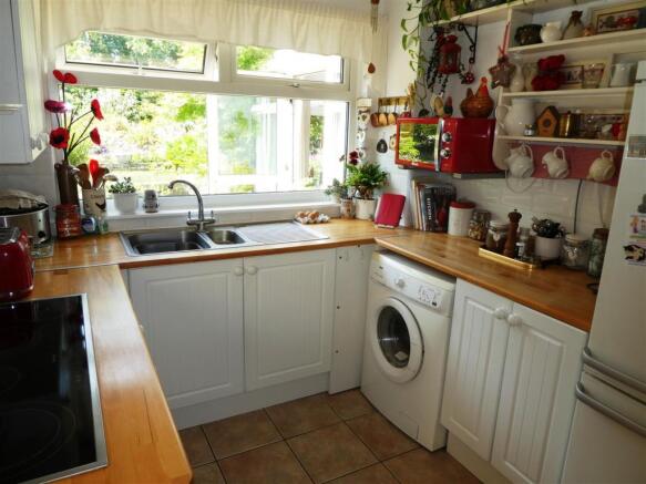 kitchenpic2.JPG