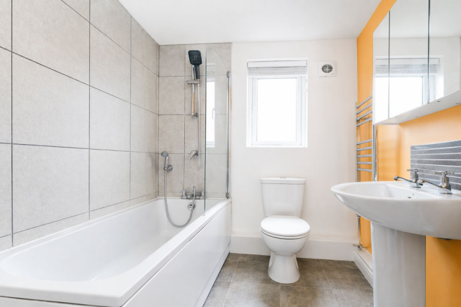 3 bed Semi-Detached to rent Image 7